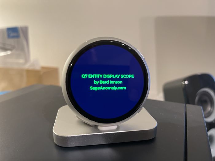 Boot splash reading Q7 Entity Display Scope, by Bard Ionson, SageAnomaly.com