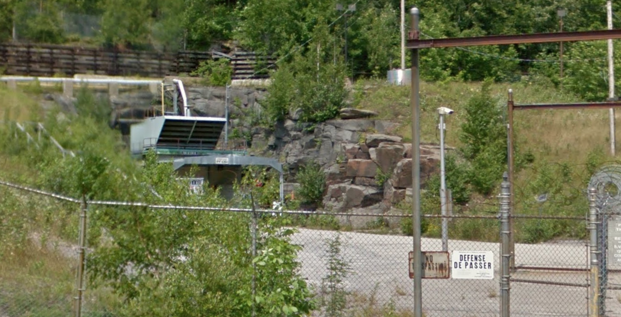 The south portal cut into the rock at North Bay